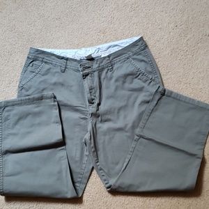 St. John's Bay Boyfriend Capris